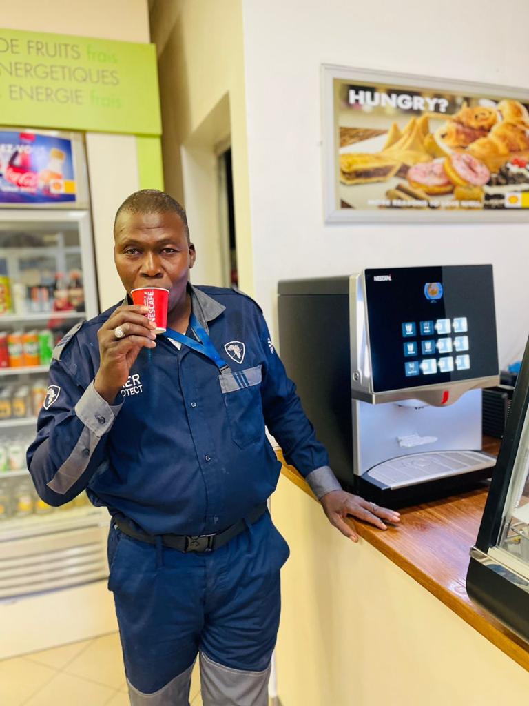 VivoEnergyMal's tweet image. 🌙🕌#Ramadan2023: retour en images🖼️ sur les ruptures du jeûne offertes en stations.
Un moment de pur partage pour tous nos clients qui ont été reçus avec du Nescafé et du Lipton. 🫖☕️