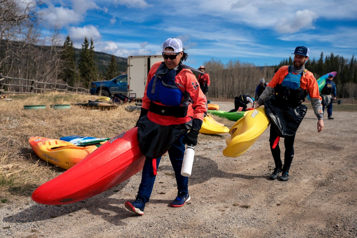 spiritnorthxc's tweet photo. Last spring, Leader Training was focused on kayak programs. The team went to Nakoda Lake in Stoney First Nation. These pics say it all!
#epic #canoe #leadertraining #nakodalake https://t.co/eThXiPucXo