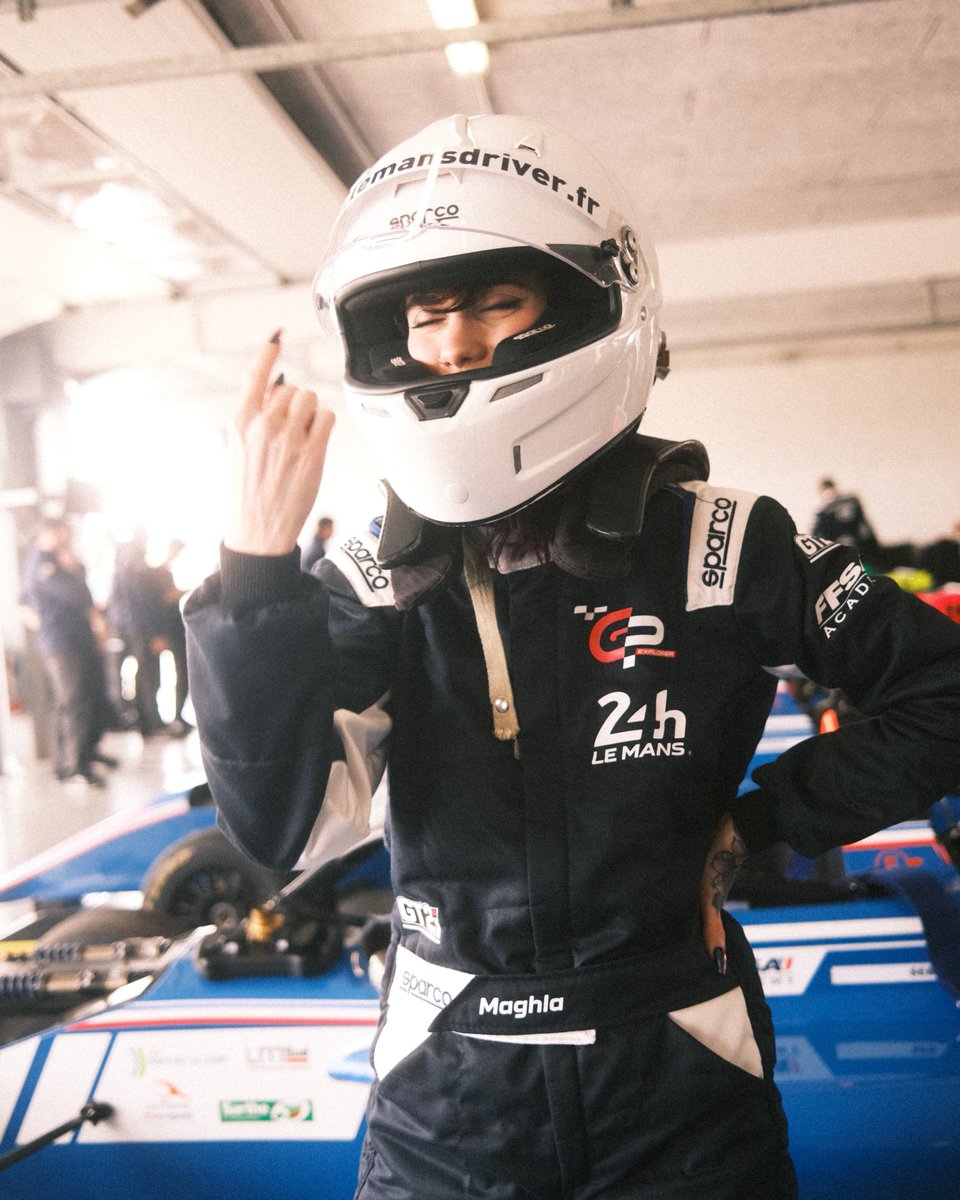 Maghla's tweet photo. OUI VROUM 🏎️ https://t.co/JgUTtxBa23