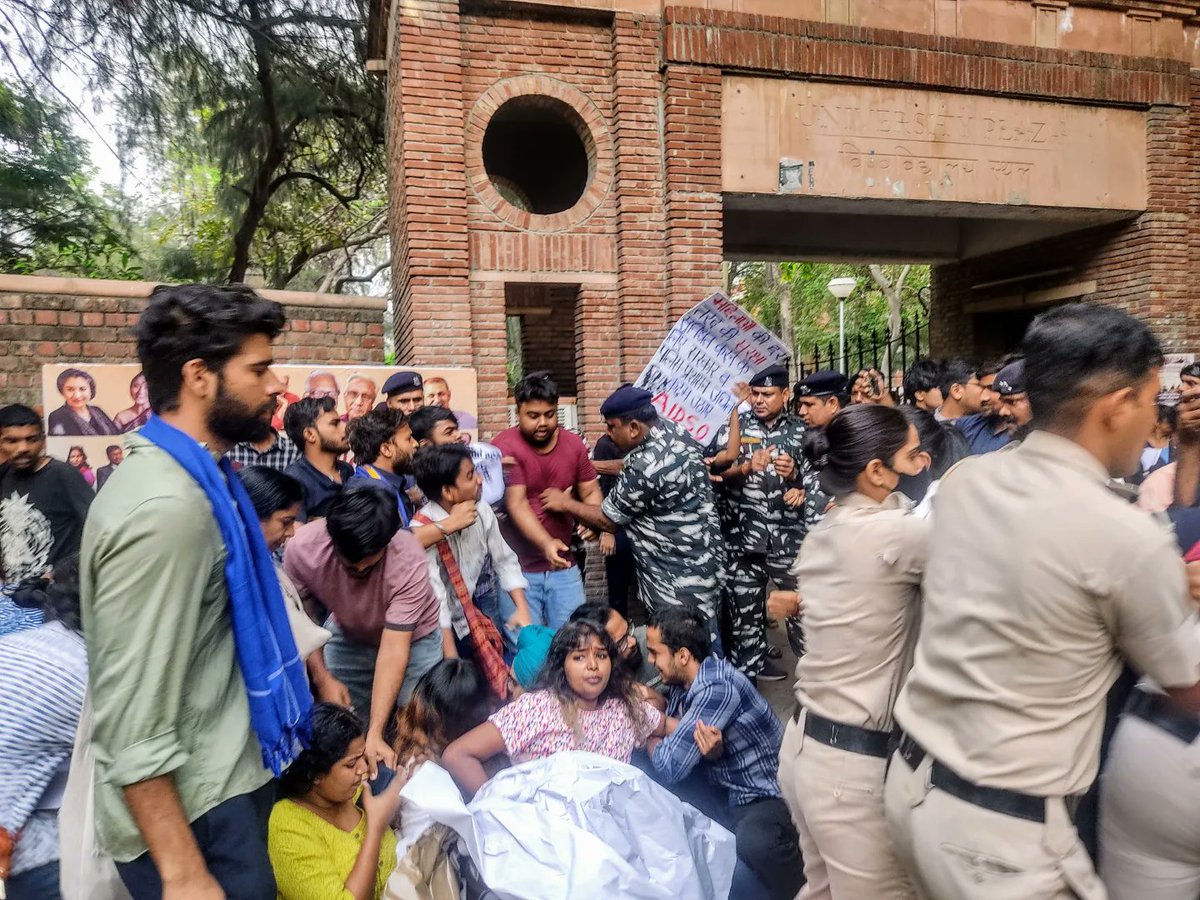 AIDSO vehemently condemns the brutal police attack on a peaceful and democratic protest in solidarity with the struggling wrestlers and calls for a solidarity day in support of the ongoing movement of the wrestlers and against the brutal police attack.
#StandWithWrestlers
#AIDSO