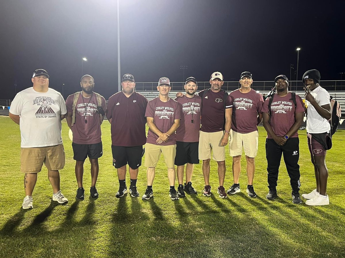 JakeNorwood13F's tweet photo. So proud to be apart of this staff and be back home. Big congrats to the track 🐐 @CoachBrianGlas1 on his 11th state title and 14th for our school! #WolvesRun https://t.co/t0al9PBK49