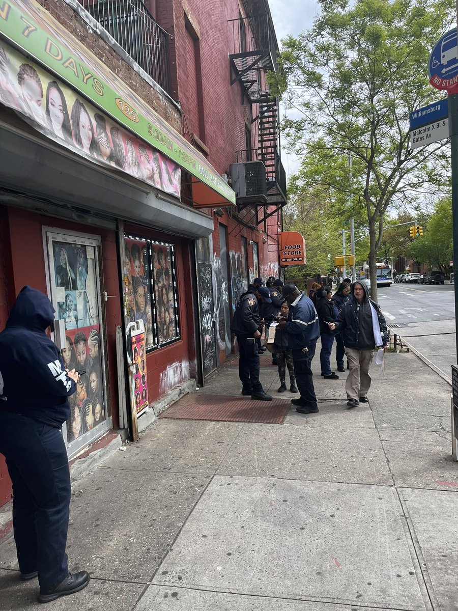 dental_damned's tweet photo. heads up @unfarenyc “mta security” just pulled everyone off the b46 at Malcolm x and gates checking for proof of payment. If your payment didn’t come up on their scanners they were asking for ids and I’m assuming giving tickets for fare evasion. https://t.co/bMRdDa6uuC