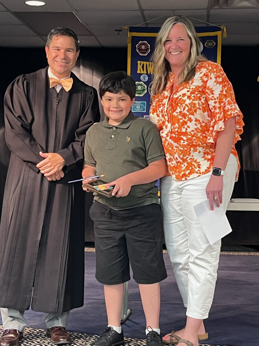 saraharpminter's tweet photo. Nicholas Frank was recently honored by the Fayetteville Kiwanis Club as he was named Sara Harp Minter’s Most Improved 5th Grader! This prestigious honor was bestowed to recognize Nicholas' exceptional growth in academics and overall commitment to being a leader! #teamMinter 📈🍎 https://t.co/SULQhx0tXb