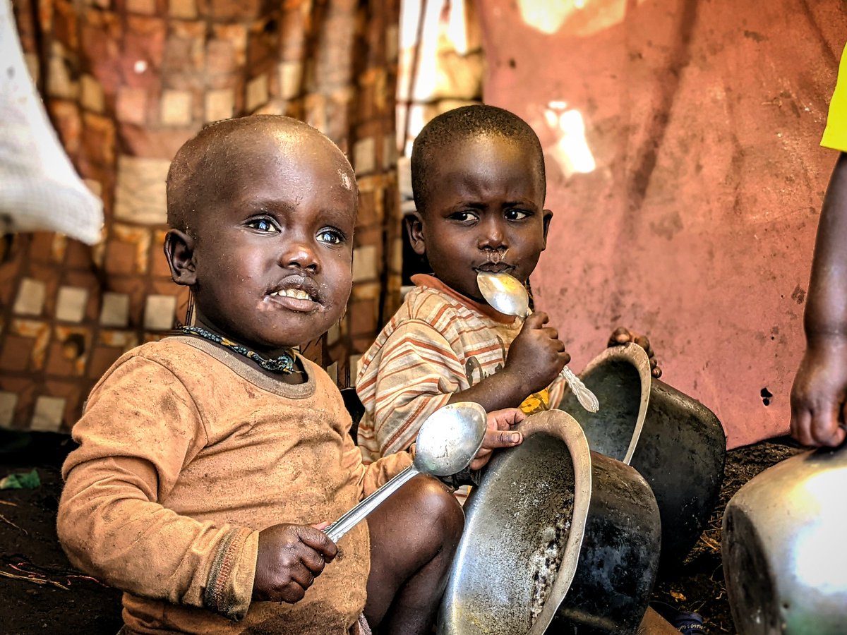 PRwamigabo's tweet photo. Toujours dans le camp de déplacés à #Bulengo les enfants font face à une faim sans précédent, une insécurité alimentaire très aiguë suite au manque de vivres. Les assistances humanitaires sont quasi inexistantes.
#SOS
#Tiento📷 
@David_Kasi_ @fidele_kitsa @ArletteBashizi https://t.co/2zm4QiTT9U