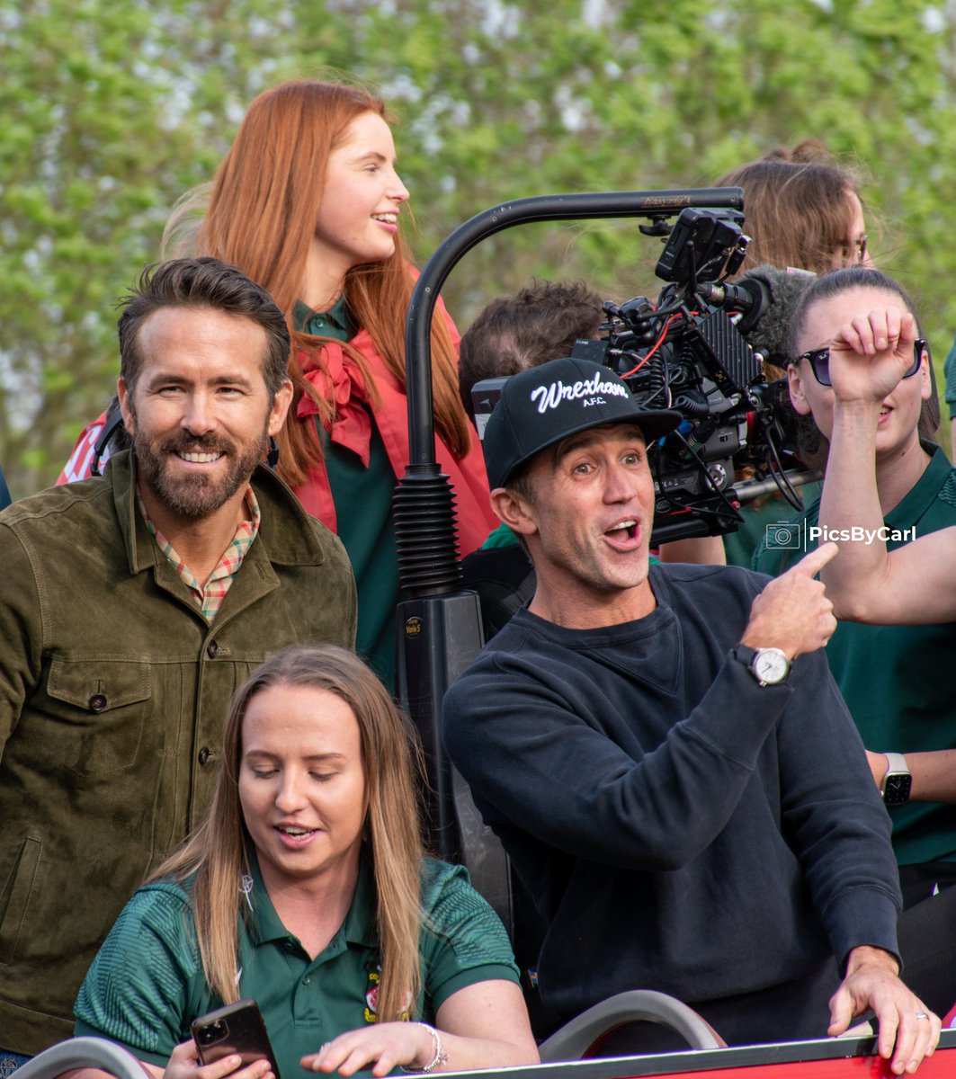 PicsByCarl's tweet photo. @RMcElhenney You both looked pleased. Really appreciate the attention to my own work from yourself here, always appreciated https://t.co/BTrvszJuu8