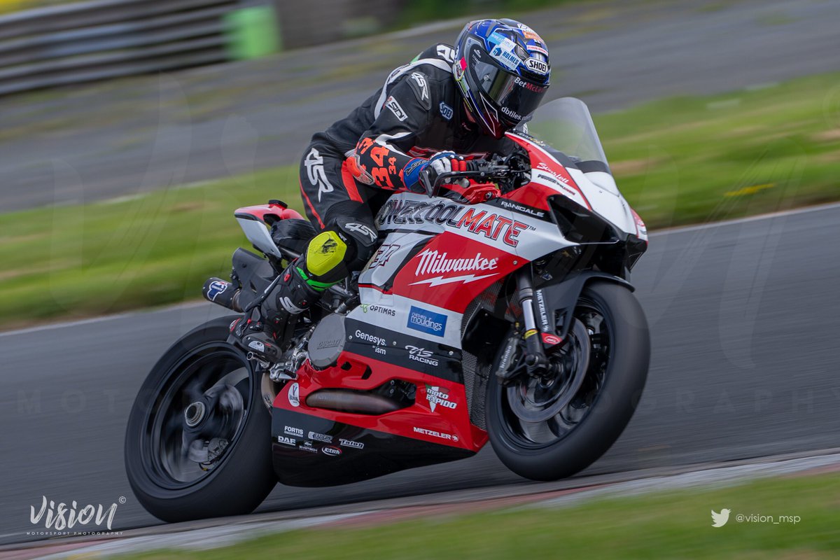 vision_msp's tweet photo. @TASRacing_NI @weewizard34 @northwest200 @DucatiUK @MotoRapidoBSB @Optimas_S @CheshireMould Having watched the V2 at the @OfficialBSB I was honestly looking forward to photographing this today, it’s an absolute work of art.  @TASRacing_NI https://t.co/55TnmVcaZP