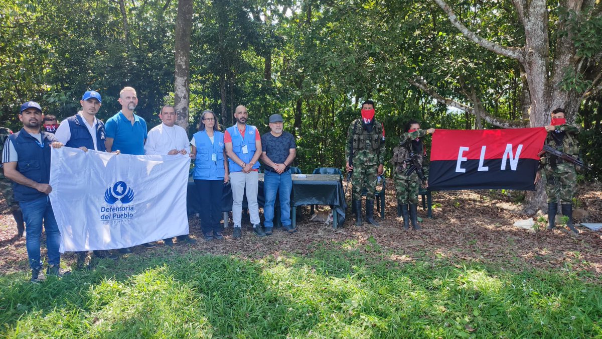 #Atención Después de 60 días el ELN dejó en libertad al ciudadano sueco-americano Ulf Bilger Erlingsson, acusado de supuesto espionaje en el Catatumbo y quien se encontraba en poder de esa guerilla desde el pasado primero de marzo.