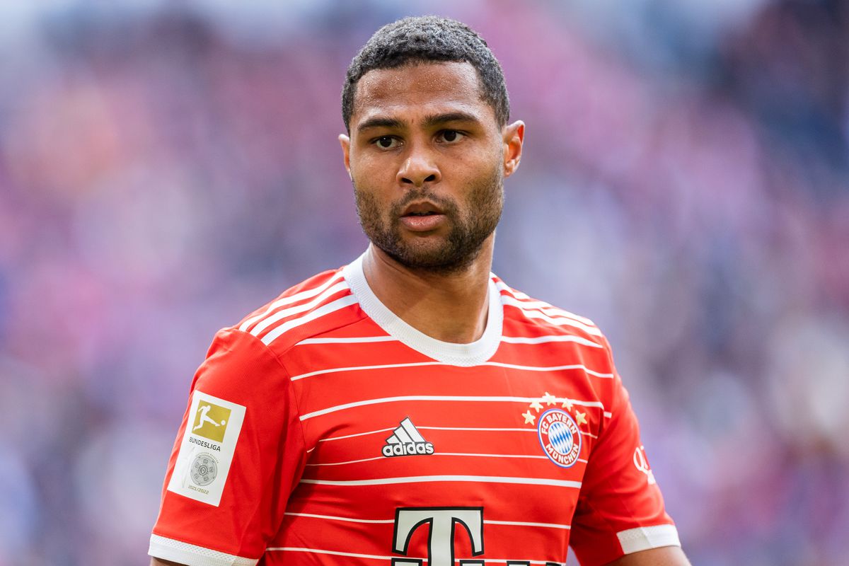 Serge Gnabry has no intention of leaving Bayern this summer. Neither Gnabry nor his representatives are in contact with any clubs. The player is looking forward to working with Thomas Tuchel next season, with whom he's in regular contact [<a href="/georg_holzner/">Georg Holzner</a>, <a href="/kicker/">kicker</a>]