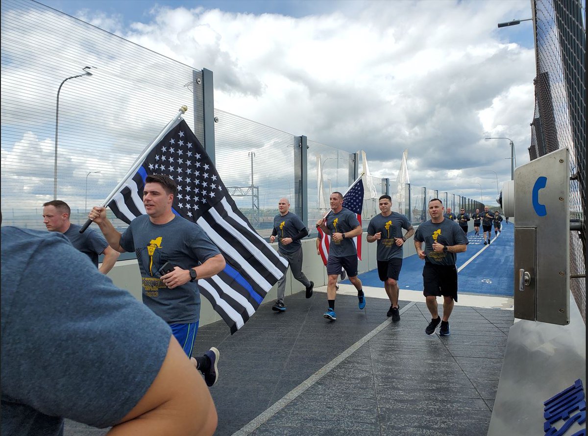 GMMCB's tweet photo. We were thrilled to be part of the Tri-County Law Enforcement Torch Run (@LETRforSO) today on the shared use path. Police officers from Rockland, Westchester, and Putnam, including @nyspolice, took part in runs across the region to raise money and awareness for @SpecOlympicsNY. https://t.co/oUtTf3dTjc