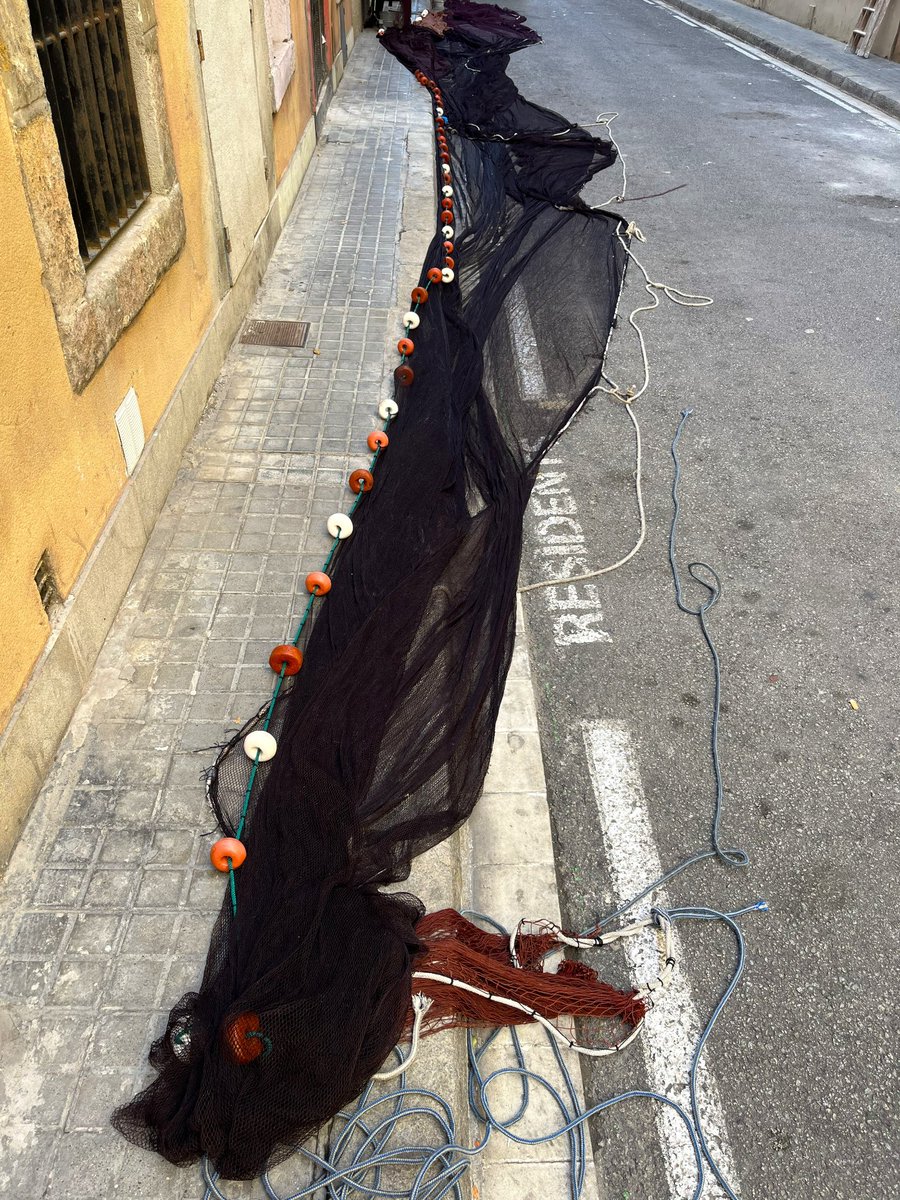 Bcnsingular's tweet photo. Pensava que això ja no m'ho trobaria mai més a la #Barceloneta (Sant Elm 49) https://t.co/TnY7uZGVpT