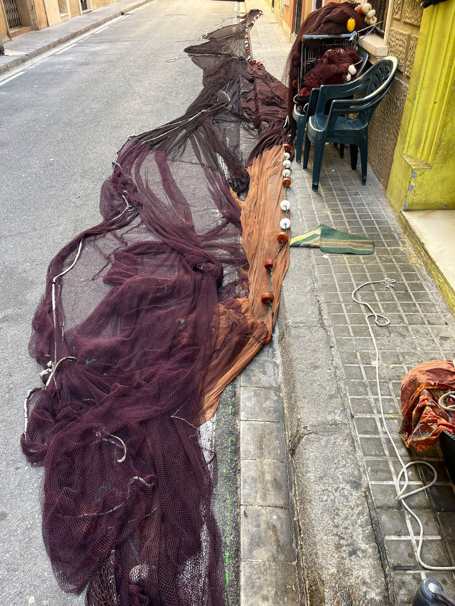 Bcnsingular's tweet photo. Pensava que això ja no m'ho trobaria mai més a la #Barceloneta (Sant Elm 49) https://t.co/TnY7uZGVpT