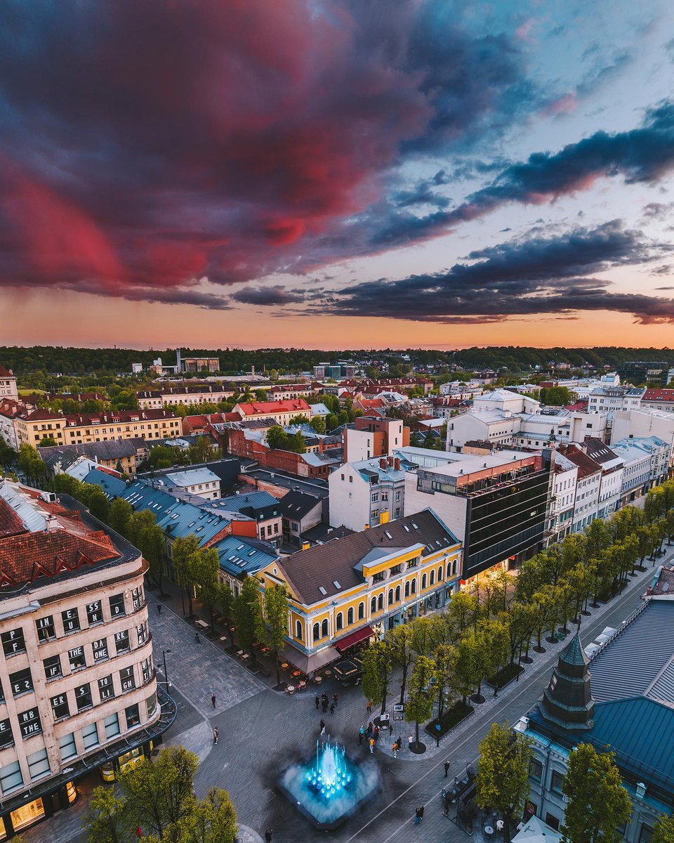 NejauNet's tweet photo. #Kaunas #Lithuania #Lietuva #dronas #Mavic3 #djimavic3 #kaunastic #kaunasaerial #spring2023 #pavasaris #laisvesaleja #fontanas https://t.co/8yDR10sSrN