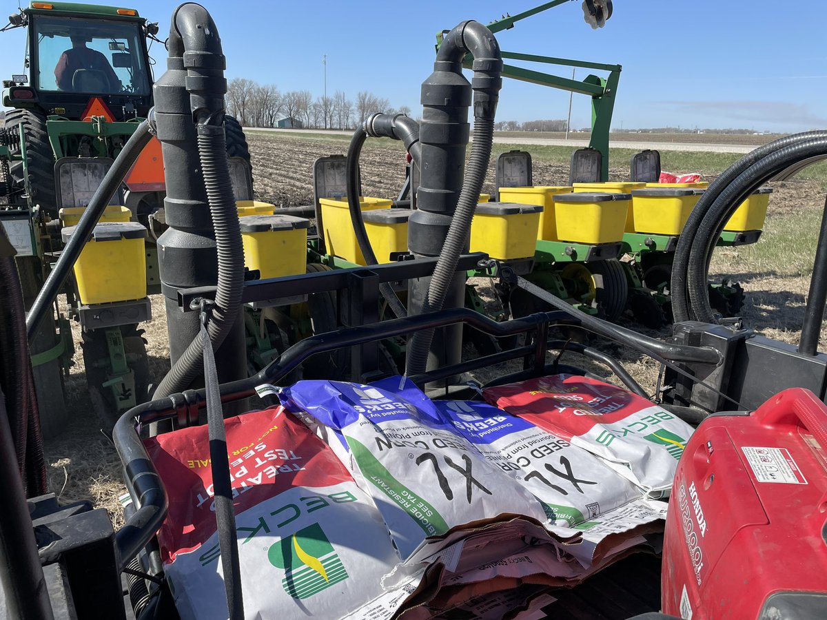 Crazy what 12 hours can do! Working in a T-shirt today putting plots in, marveling at God’s creation! It’s always a good day to work for <a href="/BecksHybrids/">Beck's Hybrids</a>! Stay safe and keep those planters rolling! <a href="/BecksAgIA/">Beck's Iowa Agronomy</a> <a href="/BecksAgMN/">Beck's Minnesota Agronomy</a> <a href="/BecksAgSD/">Beck's South Dakota Agronomy</a> #Plant2023 #PlantBecks