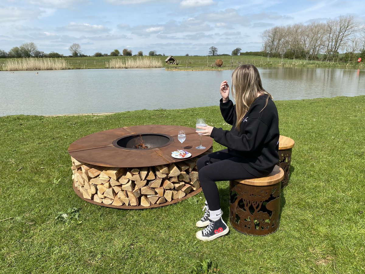 FirepitCompany's tweet photo. Spent some time this afternoon taking proper photos of the low firepit table with storage. Great afternoon for it, but we need to go back later for some evening shots. How do you think it looks? 
#fire #garden
#firepit #logstore #productdesign #madeinbritain🇬🇧 #productphotography https://t.co/ANAmpvv1Ev