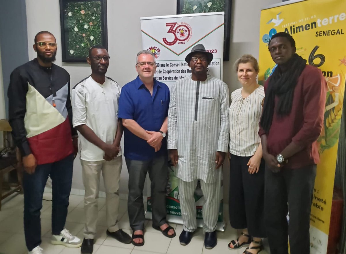Coalition_NHD's tweet image. Rencontre avec Ibrahima Coulibaly, président du Réseau des organisations paysannes et des producteurs agricoles de l'Afrique de l'Ouest (#ROPPA) + Conseil national de concertation/coopération des ruraux (#CNCR). Bien hâte d'échanger avec les participants du Forum !
#DakarGSEF2023