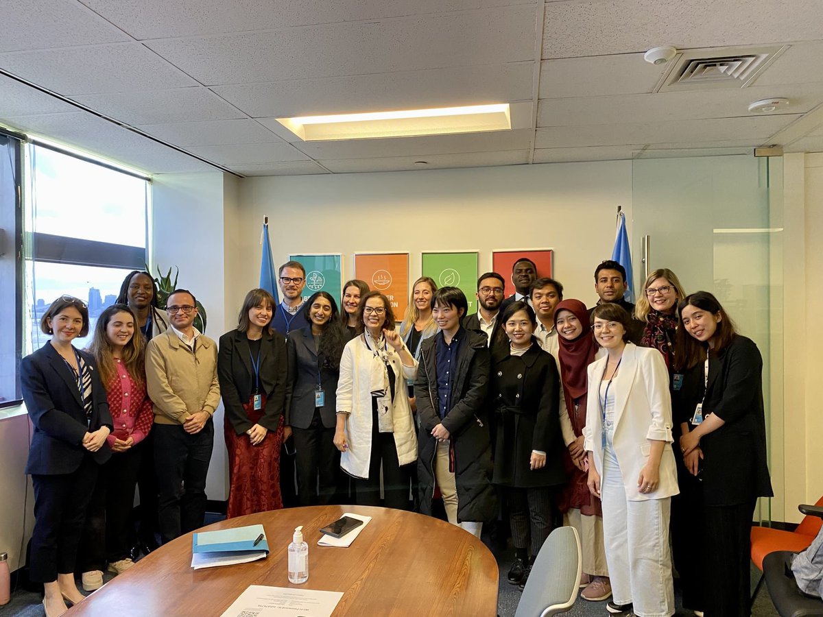 World_FoodForum's tweet photo. An insightful and inspiring discussion with the @FAOScienceChief and future leaders at @FAONewYork ✨

#FoodAction #ClimateAction https://t.co/qLMs7utGCv