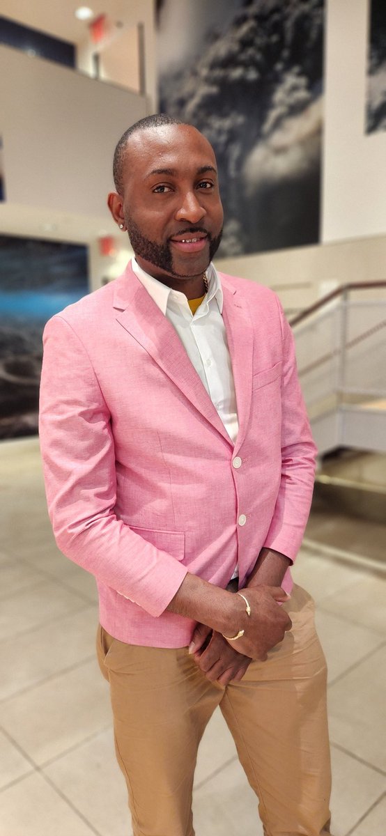 yankeyboy's tweet photo. Uber was started because people didn’t want to take public transport.
Amazon was started because people didn’t want to go to a store.
Pick something people don’t like, and engineer the solution.

Uncle Yankey's 
Pepper sause was started cuz people food had no flavor https://t.co/2j5Deus0hW