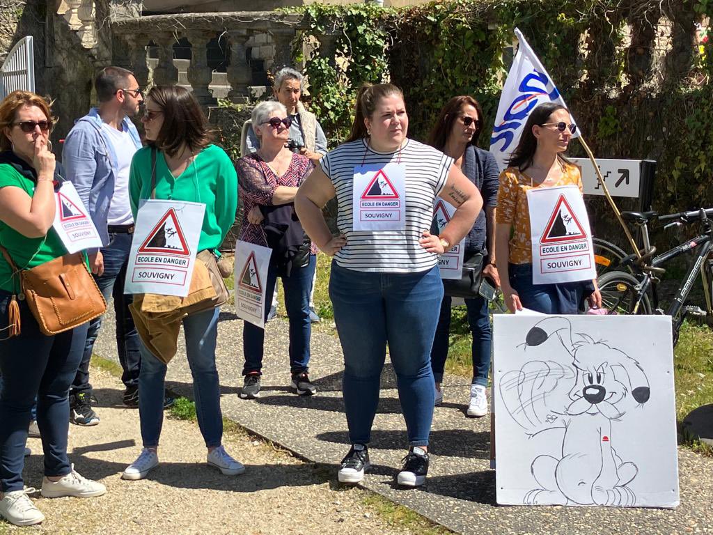 monnet_dufregne's tweet photo. #education Aux côtés des parents d’élèves, des enfants, des élus et des enseignants aujourd’hui pour une nouvelle mobilisation contre la suppression de 29 postes dans l’#Allier On continue tous ensemble et on ne lâchera rien ! ✊ https://t.co/FL5PbVeYye