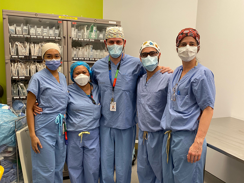 A team led by assistant professor Dr. Colleen McDermott recently performed the first vNOTES (standing for Vaginal Natural Orifice Transluminal Endoscopic Surgery) at Mount Sinai Hospital.

🔗 Learn more: obgyn.utoronto.ca/news/team-led-…