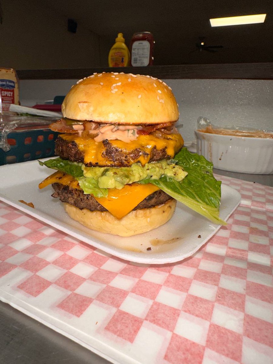 Amazing turn-out yesterday. We're building this community open source &amp; together. We are a movement
~ Wise words from <a href="/gmekhail/">George Mekhail</a>🔥. Thank you!

🍔Great food from <a href="/HeidiJennifer1/">Heidi</a>
📰Nice updates from <a href="/5antoshernandez/">santos ⚛️</a> <a href="/sthenc/">Stephen Cole</a>
🙏Killer support from the <a href="/azbitcoiners/">AZ Bitcoin Network</a> community

LFG! 🚀