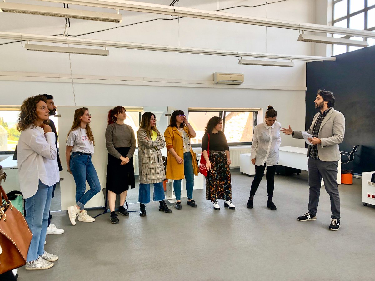 GijonImpulsa's tweet photo. 🗣️ Presentados los ocho proyectos de la nueva Residencia #LABoralImpulsa, el programa de colaboración entre Gijón Impulsa y @LABoral.
Estos proyectos plantean desarrollar e innovar las industrias culturales y creativas de #Gijón.
Más detalles 👇
https://t.co/ORpVNNIgqE #Xixón https://t.co/dIVC7rcaxC