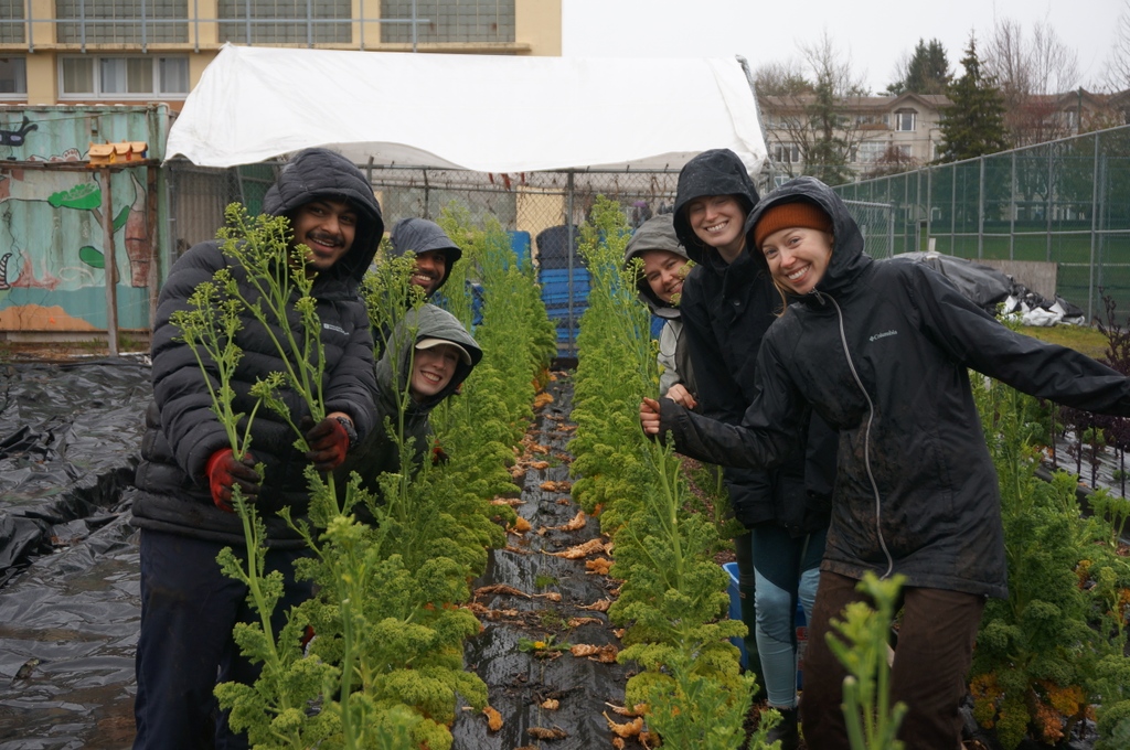 purposelyco's tweet photo. Last week, Purposely and Social Nature came together to make a positive impact at Fresh Roots Farms for a special Earth Day event. https://t.co/hGdIXWdOnG