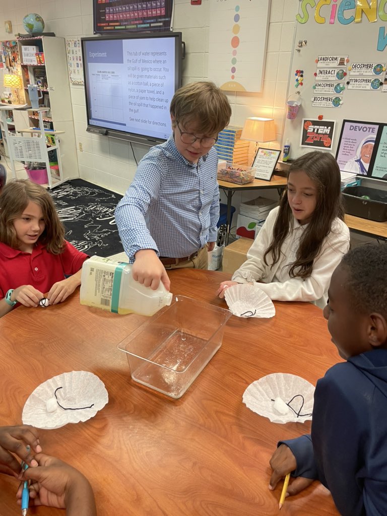 MrsDawson5thMBA's tweet photo. More from our oil spill experiment today! Kaleb was an excellent assistant teacher 👨‍🏫 @MaryBAustin @Rose2MBA https://t.co/7fICWrSLeS