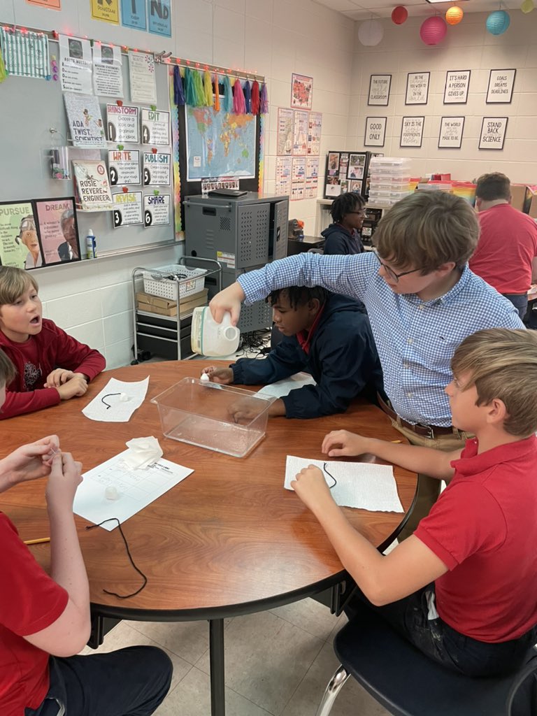 MrsDawson5thMBA's tweet photo. More from our oil spill experiment today! Kaleb was an excellent assistant teacher 👨‍🏫 @MaryBAustin @Rose2MBA https://t.co/7fICWrSLeS