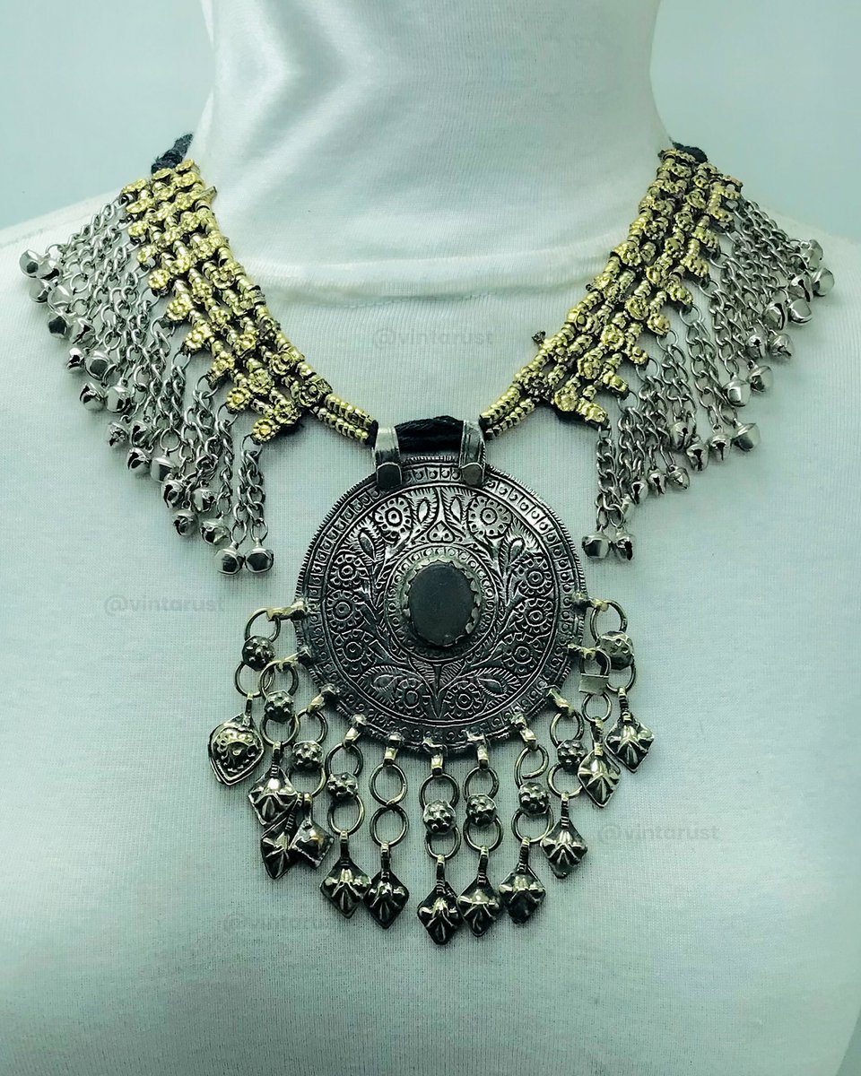 vintarust's tweet image. Nomadic Turkmen Necklace With Dangling Bells. 

Shop Now:
buff.ly/3Vw9W5z

#turkmennecklace #danglingbells #silverwork #geometricpatterns #turkmenculture #jewelrymasterpiece #festiveoccasions #everydaywear #elegantlook #queenlyjewelry #uniqueaddition #eyecatching