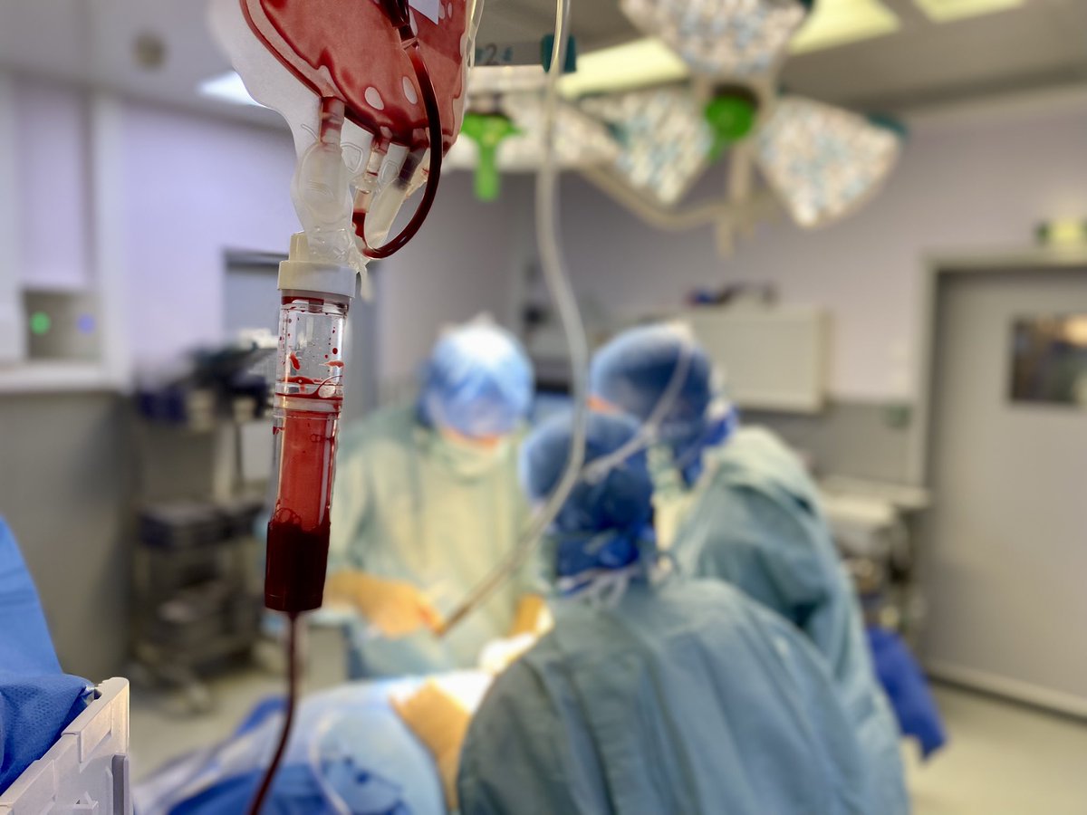 cyriltrd's tweet photo. Perfusion, ventilation, intubation, transfusion, collaboration…
👏 et 🙏 aux infirmières et infirmiers anesthésistes !
En attendant la revalorisation de vos salaires, votre pratique peut vous rendre fiers… 
#IADE #Binôme https://t.co/ll5T9UhVvI