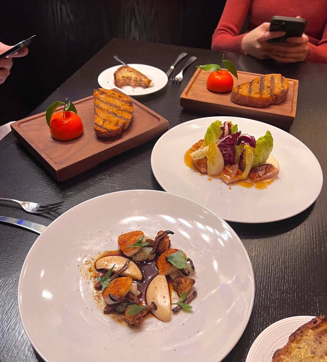 TuningAG's tweet photo. Dinner with my crazy friends🤪🤪 https://t.co/cwrfB9neYK