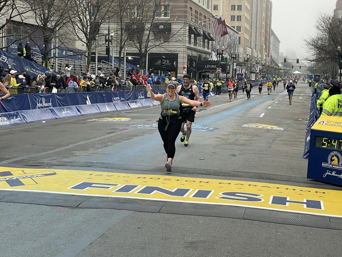 CONGRATS to Liz Cooper at <a href="/MassBayCommCol/">MassBay Community College</a> for running the Boston Marathon last month! She raised > $11k for student scholarships 🎉🎉👏🏽👏🏽🥳🥳 Go Liz!!!