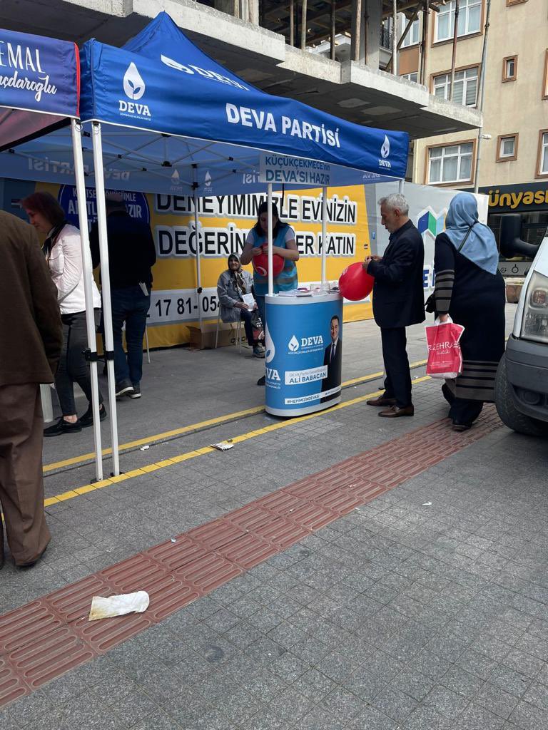 deva_bsk's tweet photo. Bugün Kadıköy buluşması öncesi Küçükçekmece DEVA Teşkilatı olarak Kartaltepe Mah. Cennet Mah ve Fatih mahallesinde 3 ayrı stand çalışması. @drerhanerol @avmdemiral @edaatesadiyeke https://t.co/tMo5wenZrc