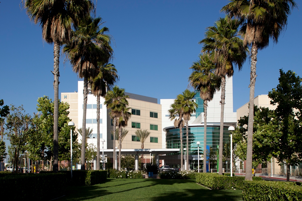 Our Kaiser Permanente Fontana and Ontario Medical Centers have received the prestigious 'A' Leapfrog #HospitalSafetyGrade for spring 2023. Thank you to our dedicated physicians, staff, and volunteers for their unwavering commitment to patient safety!