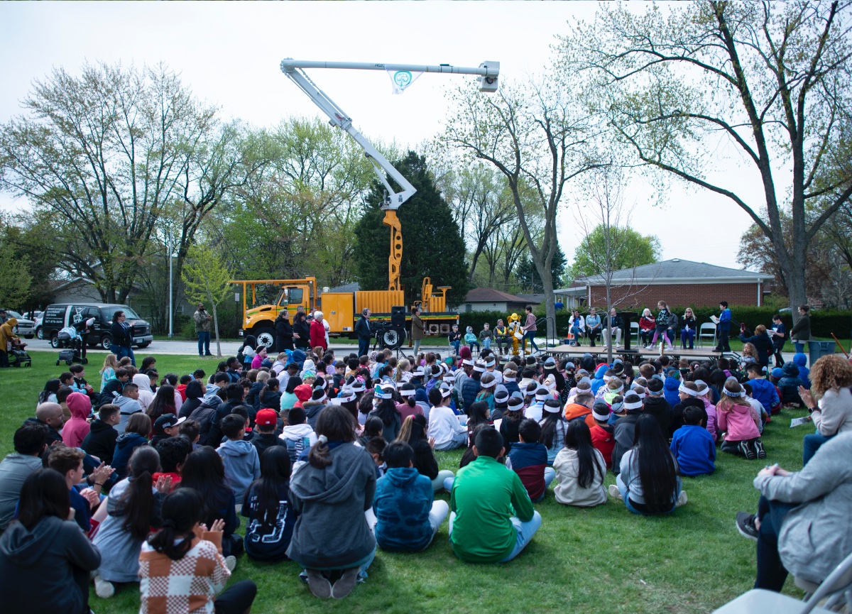 CCSD59 (@ccsd59) on Twitter photo Last week, the Village of <a href="/MountProspect/">Mount Prospect</a> held its Arbor Day celebration, with Robert Frost Elementary being this year's site.
Village officials, including Mayor Paul Hoefert, joined students and staff in planting a new tree at the school: bit.ly/44ooMPR
#D59Learns Last week, the Village of <a href="/MountProspect/">Mount Prospect</a> held its Arbor Day celebration, with Robert Frost Elementary being this year's site.
Village officials, including Mayor Paul Hoefert, joined students and staff in planting a new tree at the school: bit.ly/44ooMPR
#D59Learns