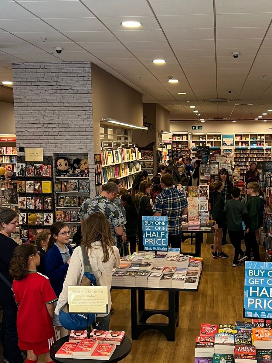 Thank you so much @annabelwriter for coming to Warrington and spending so much time with the extremely excited Skandar fans both young and old! If you weren't able to make it today, we have a few signed copies left! Be quick!