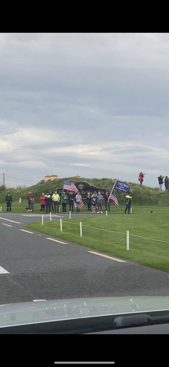 keenan_ck's tweet image. On route to Doonbeg for “date night” and ended up part of Trumps motorcade! Wonder will they call to the village!? @realDonaldTrump @EricTrump @Desmolohan14 #Trump #Doonbeg