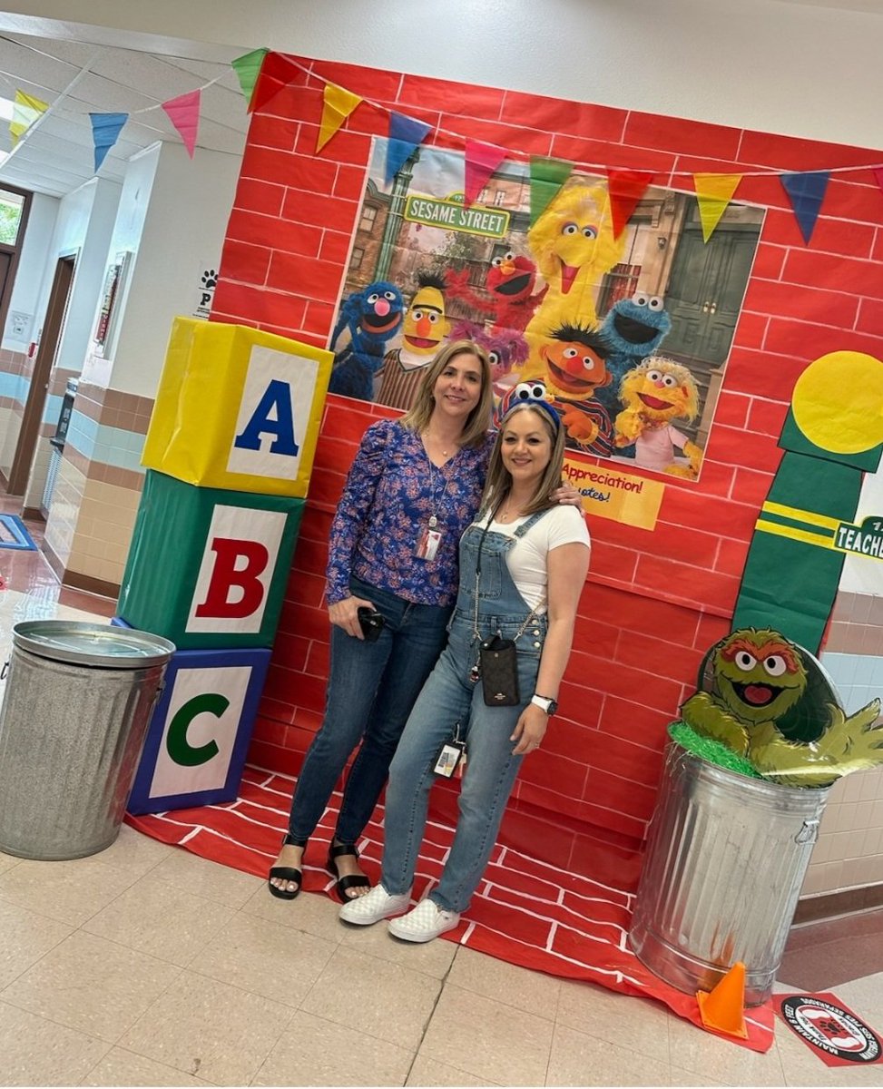 KSchulte_TISD's tweet photo. Sesame Street at Tornillo Elementary 
🔵🔴🟡🟢  @MLopez_TISD @cassandraS_TISD @aerives_TISD @Sandra43213144 #TISDSTRONG https://t.co/0nfg2qhZb9