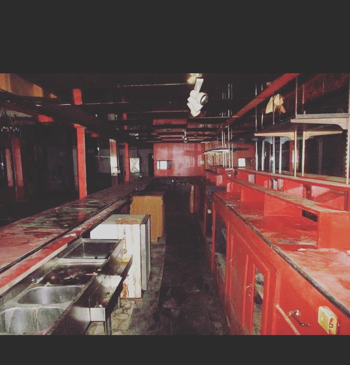 Digbyman's tweet image. **BEFORE**
@thesocialnetwork75  Where you will experience the ultimate gaming adventure with a side of temptation, at our e-gaming lounge. You will satisfy your cravings with our scrumptious food and drink selection! thanks to @cclfchicago for its commit to support entrepreneurs