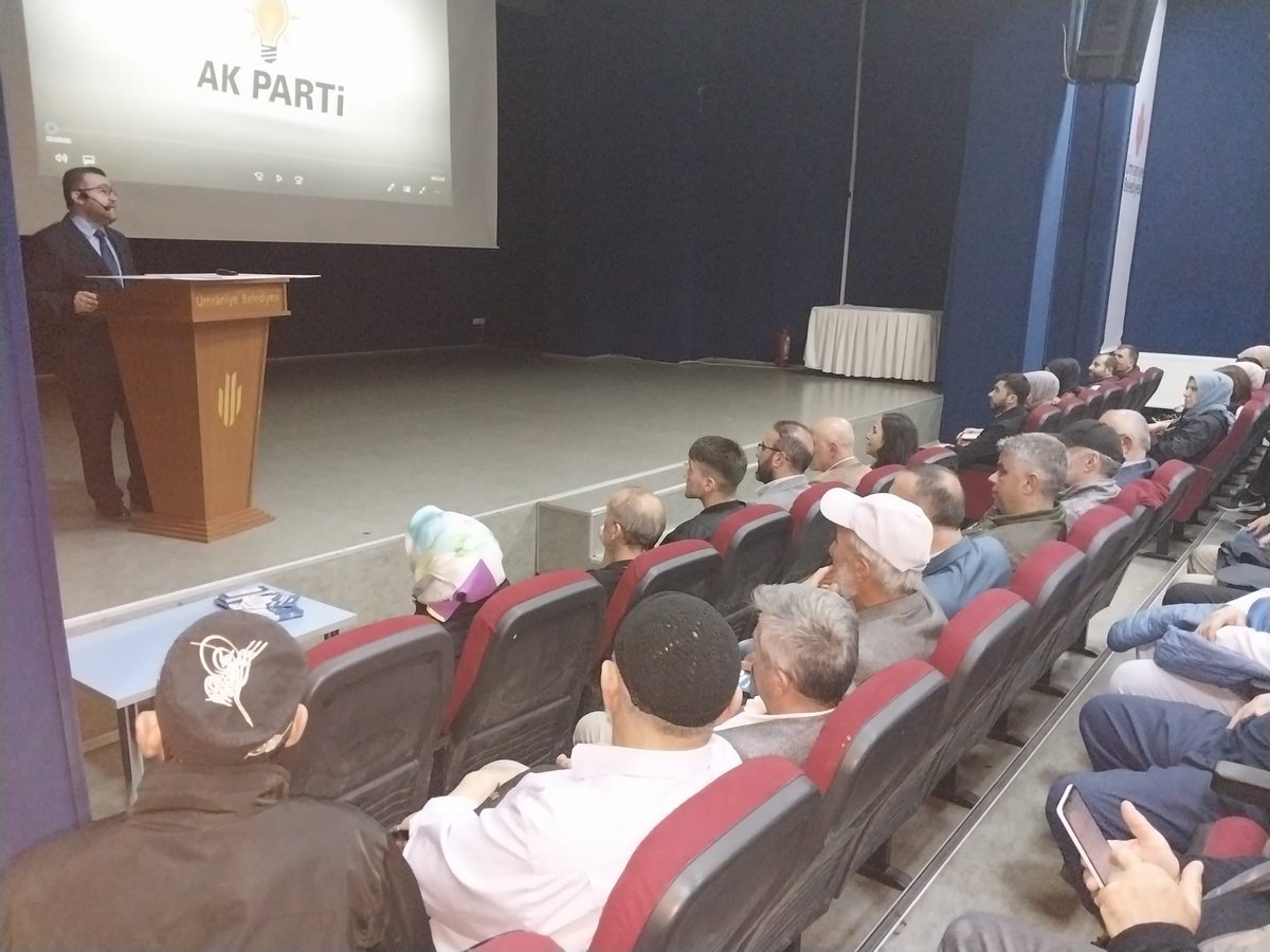 AkUmraniye's tweet photo. Sandık eğitimlerimiz tüm hızıyla devam ediyor.

📍Çamlık 
📍FSM

Av. Serkan İnanoğlu, eğitmenliğinde,
Mahalle teşkilat mensuplarımızla beraber sandık eğitimimizi  gerçekleştirdik.

“ Ümraniye Hazır ! Sandıklar Bize Emanet!”

#AdımAdımİstanbul https://t.co/nSCL4zJEr1