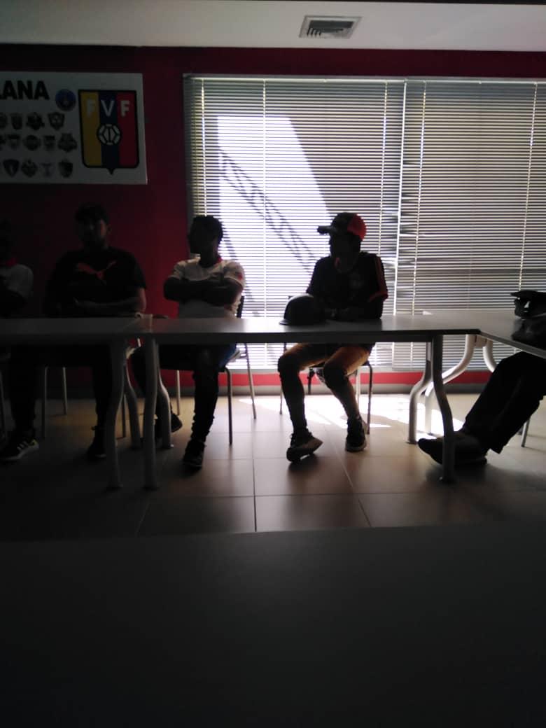 AcademiaKuikas's tweet image. Academia Kuikas presente en el Taller para entrenadores en las categorías #Sub7 y #Sub11 desarrollado en la @AsoTruFutbol ¡Éxitos muchachos! Vamos Tribu