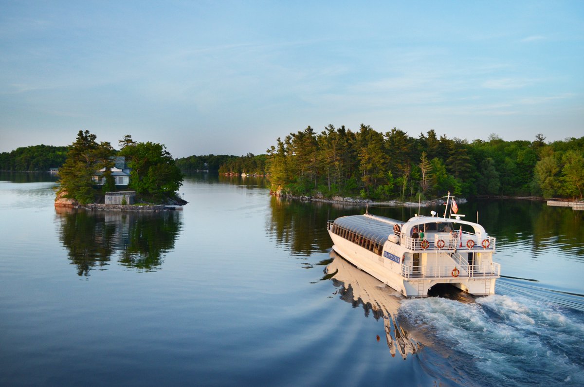 Kingston's glass-topped dining ship, the Island Star, begins dinner cruises in #ygk starting this Saturday May 6. 

Set sail at 6:30pm for the #1000Islands with a three-course meal, live entertainment, and spectacular views. See the menu and get tickets: ktic.ca/dinner