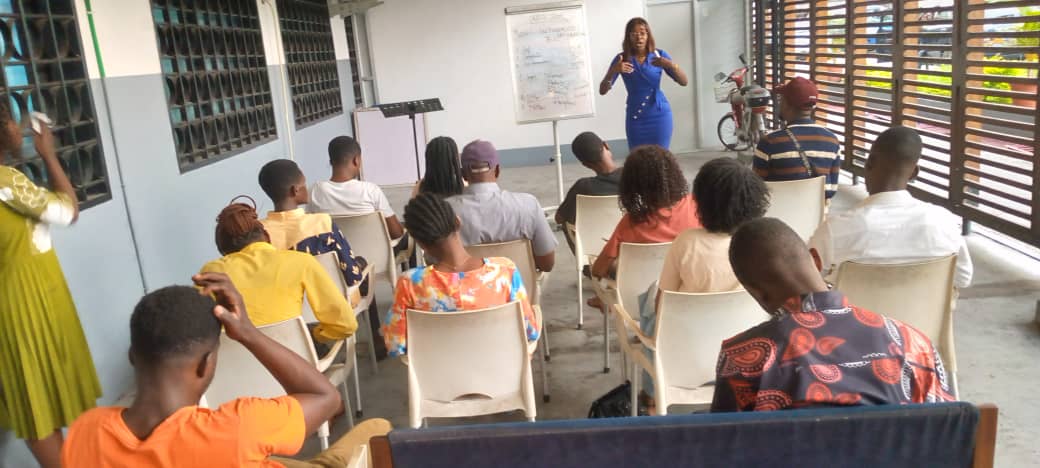 oratorschool243's tweet photo. #InstantFormationEnArtOratoire
#Jour2Mercredi03Mai

Pour cette deuxième séance de formation (vacation matin et soir) du 1er niveau (Demosthène), les participants ont appris le #Module_2: "LES FONDAMENTAUX DE L'ART ORATOIRE".

☎️: +243820585161 https://t.co/6qFkWWk1D5