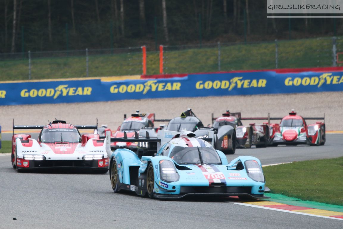 Girls Like Racing on Twitter: