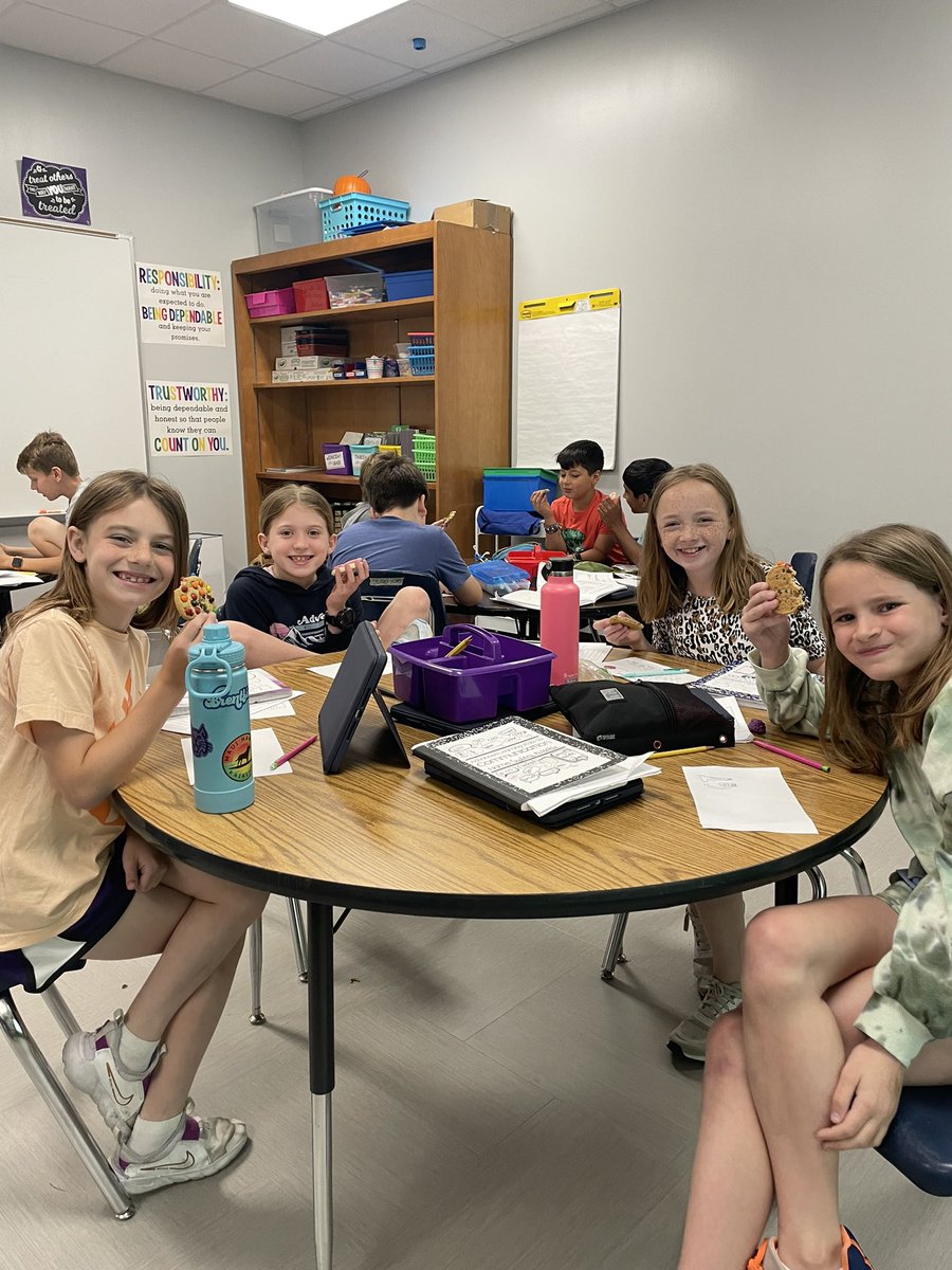 Lindsey Kauitzsch tweet media