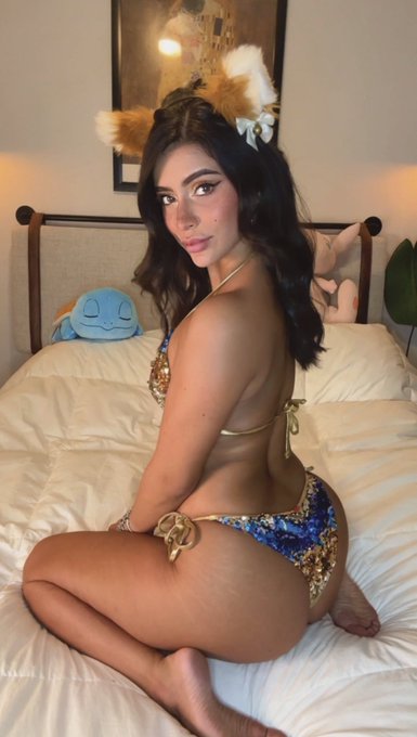 Retweet &amp; I&rsquo;ll send you a treat ❤️✨ https://t.co/DGBWXOMYgB