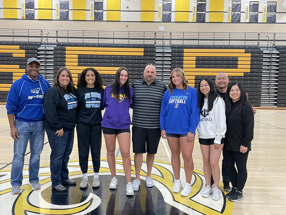 SEPRamsSB's tweet photo. Congrats to our Seniors!  we are super excited to see all that you accomplish at the next level!  Proud of all of you and the work that you have put in to accomplish this goal! https://t.co/2LIJS3D87t