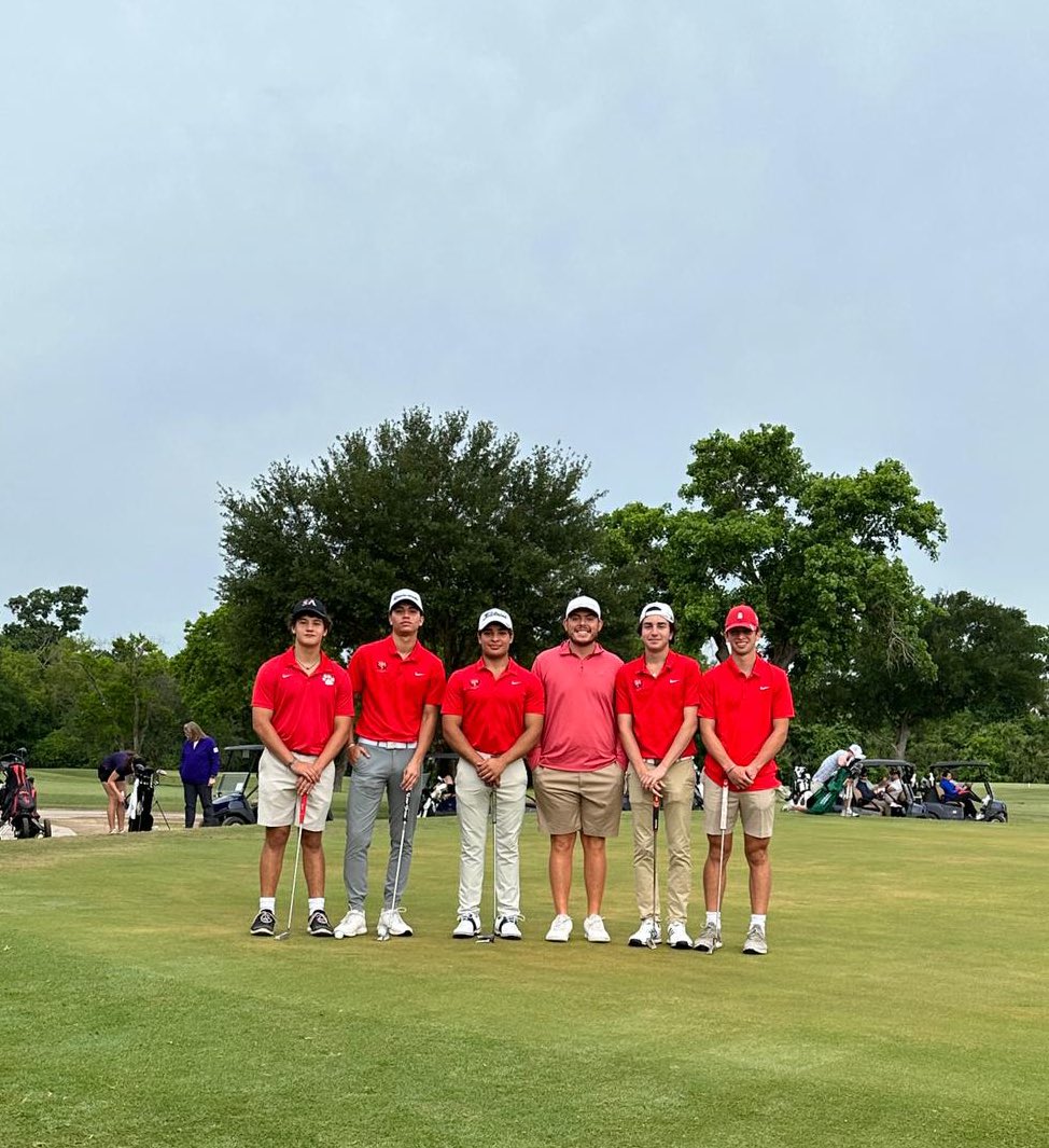 The varsity boys golf team finished up their season this week following the TAPPS Regional Tournament. Congratulations to Coach Alex Cortez and players on a great season 🙌🏼
