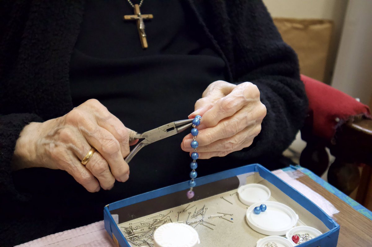 SSMO_Oregon's tweet photo. May is the Month of Mary, and we are happy to say that Sr. Theresa Hathaway continues to make rosaries to spread devotion to Our Blessed Mother.
#catholicism https://t.co/aj6AwV3DCh