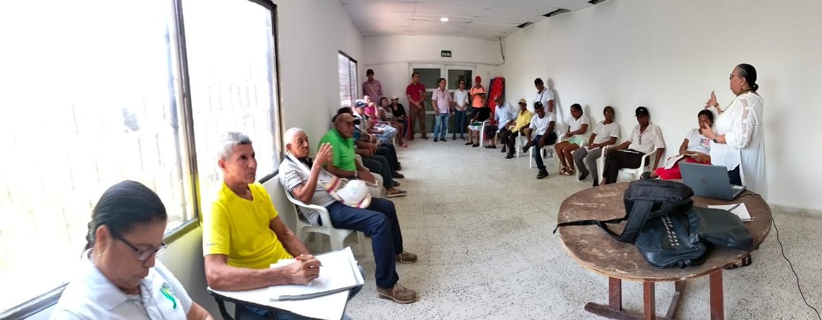 AgenciaTierras's tweet photo. Nos reunimos con comunidades campesinas del municipio Juan de Acosta (Atlántico). Escuchamos sus necesidades y expusimos nuestra oferta institucional y planes para la formalización predial y acceso a tierras.

#GobiernoDeLaGente https://t.co/PTGwBqCvVO